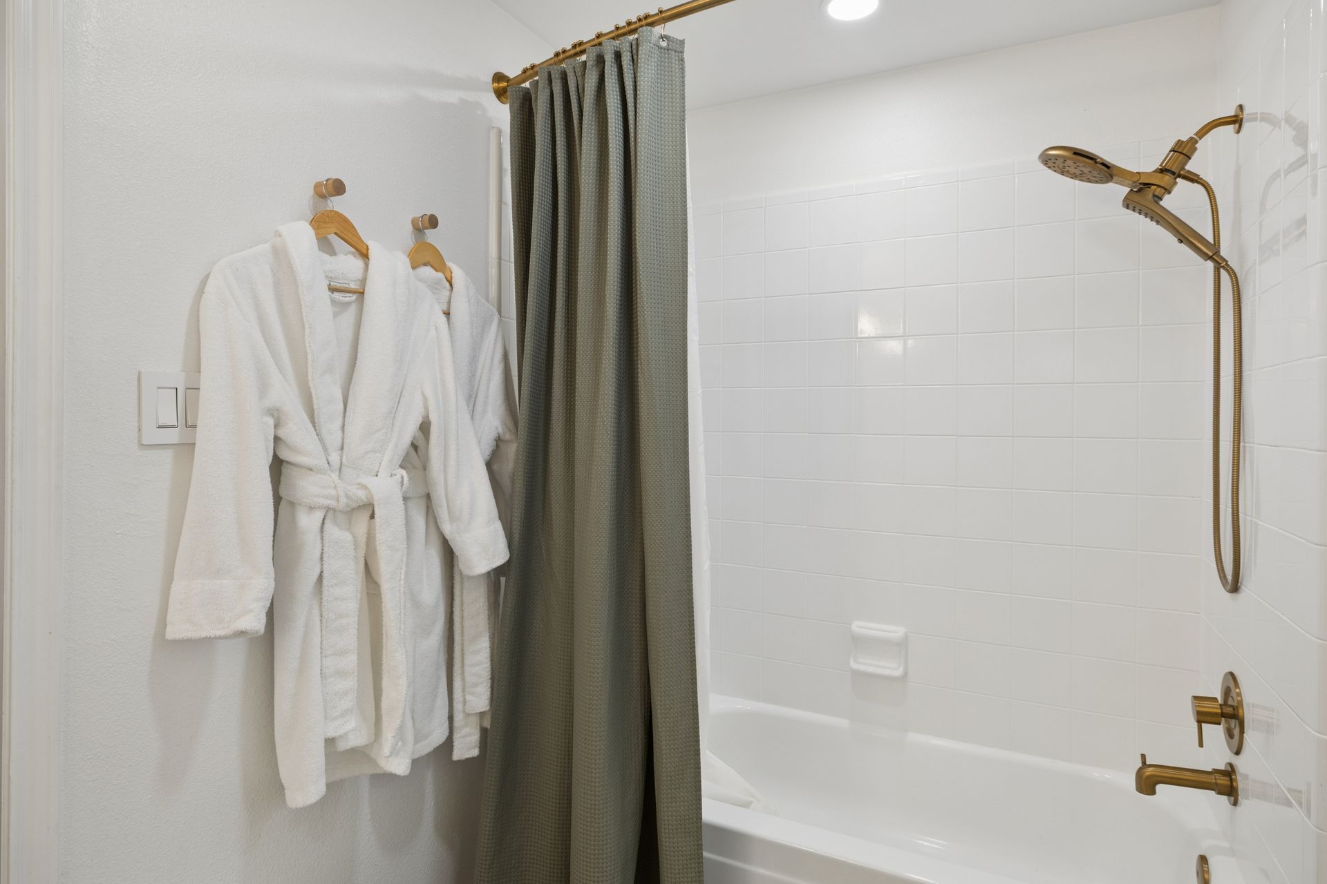 Modern Bathroom Fixtures